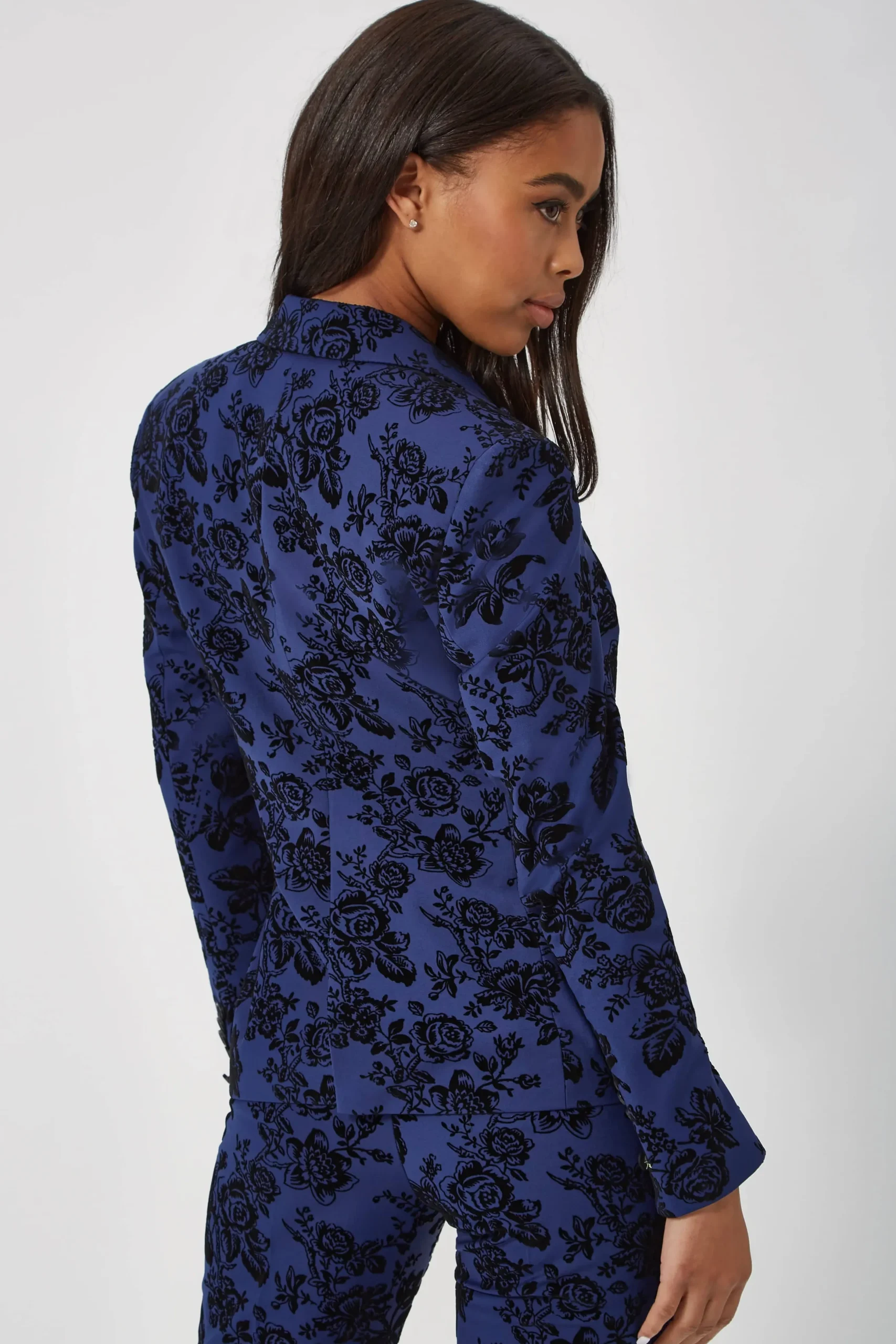 Twisted Tailor Jackalope Skinny Fit Blue Floral Flocked Suit | Woman | Style·Icons